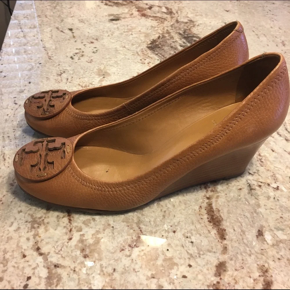 Tory Burch Tan Leather Wedge Pumps with Logo Medallion